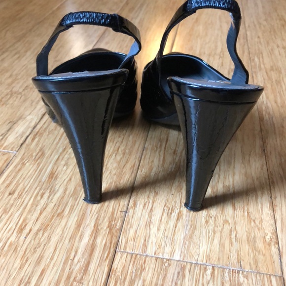 Via Spiga Black Patent Leather Sling Back Heels - Picture 3 of 8